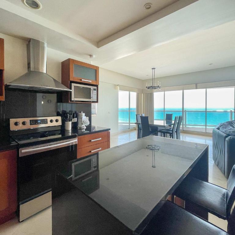 Oceanfront 2BR Condo with Astonishing View #1103 - Apartamento - 7