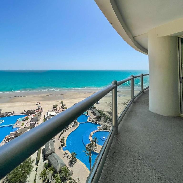 Oceanfront 2BR Condo with Astonishing View #1103 - Apartamento - 10