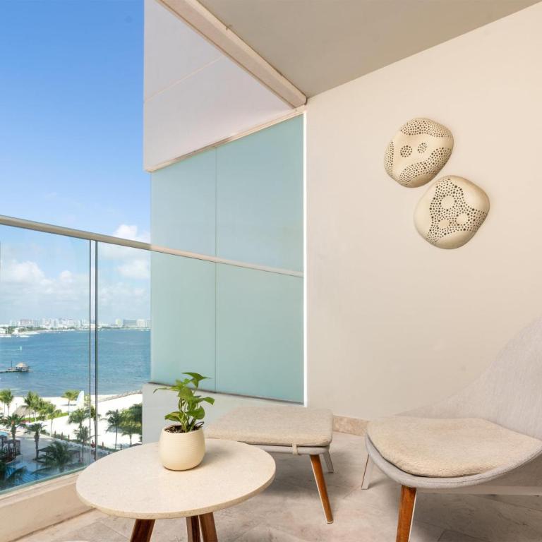 Amare Cancun Adults Only All-Inclusive Resort, Curio Hilton - Junior Suite with Two Double Beds and Lagoon View - 3