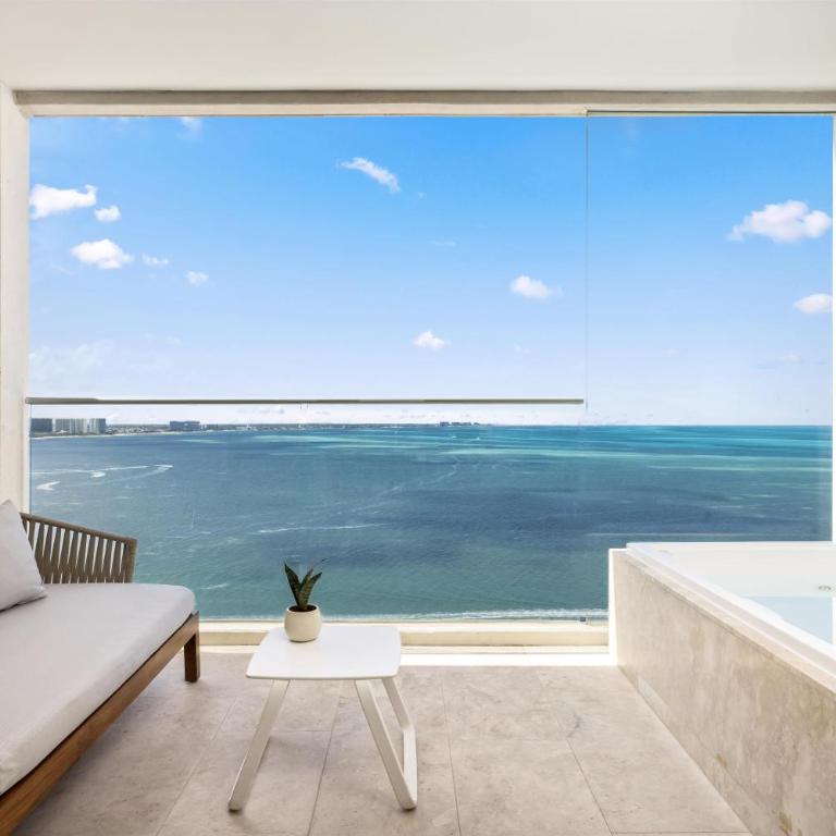 Amare Cancun Adults Only All-Inclusive Resort, Curio Hilton - The One Club - Junior Suite with Two Double Beds - Upper Ocean Front - 3