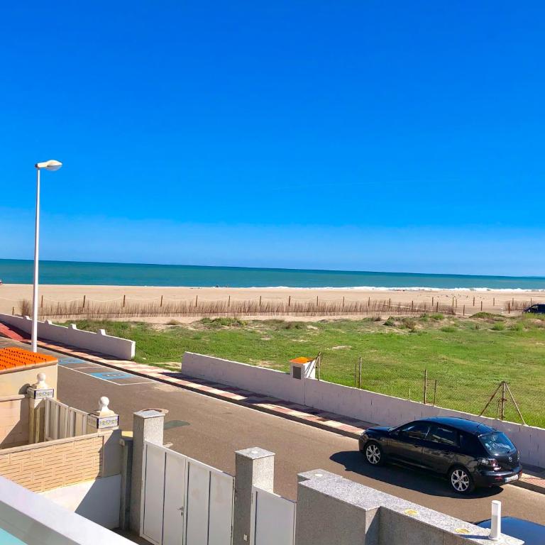 Vacaciones con el Mediterráneo a menos de 50 metros - Casa de 3 dormitorios - 1