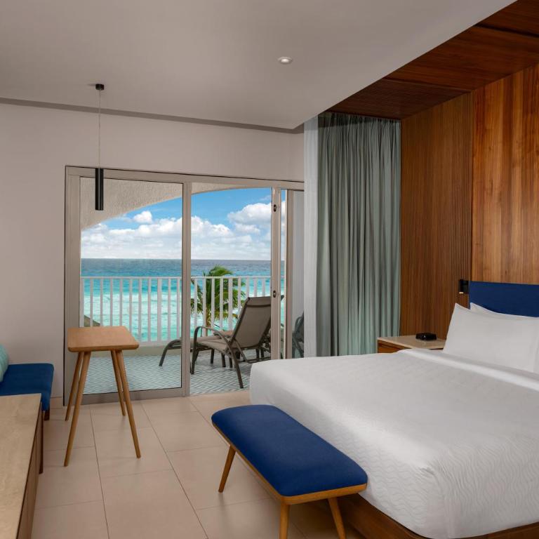 Hilton Cancun Mar Caribe All-Inclusive Resort - Habitación Enclave frente a la playa con terraza y cama extragrande - 3