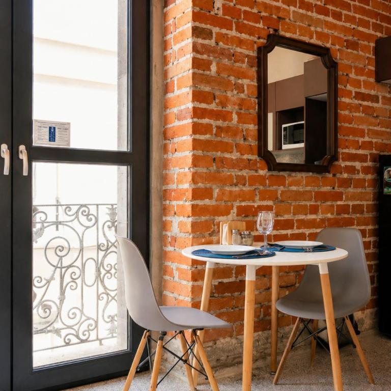 Loft #101 en centro histórico con balcones y terraza común - Apartamento de 1 dormitorio - 3