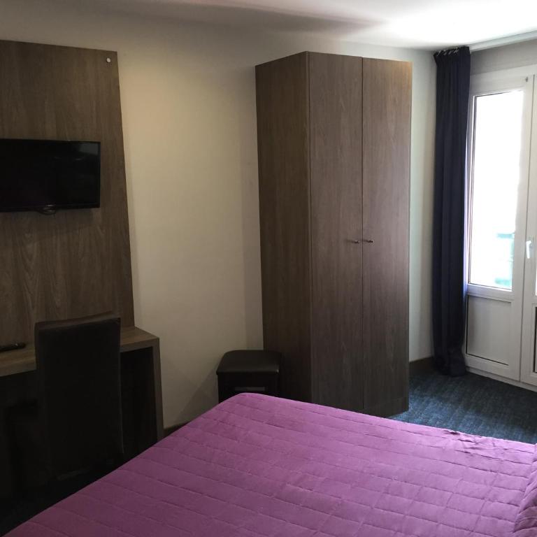 Hôtel Mont-Brison - Chambre Double avec Douche - 10