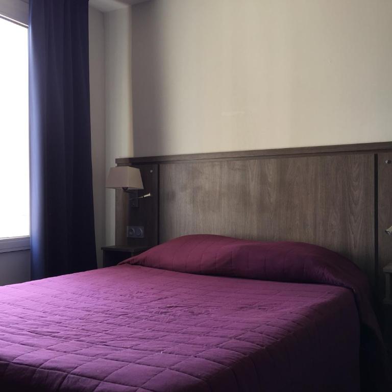 Hôtel Mont-Brison - Chambre Double avec Douche - 12