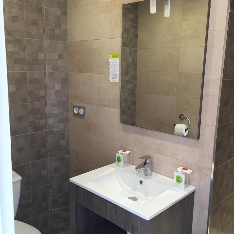 Hôtel Mont-Brison - Chambre Lits Jumeaux avec Douche - 12