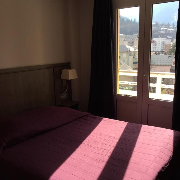 Hôtel Mont-Brison - Chambre Double avec Douche - 19