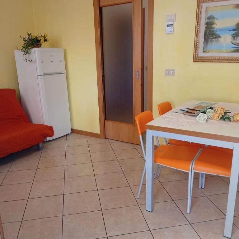 Dina/Viel - Two-Bedroom Apartment - 8