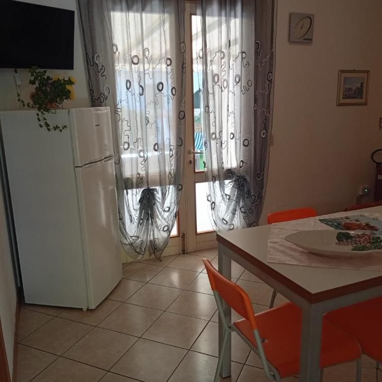 Dina/Viel - Two-Bedroom Apartment - 4