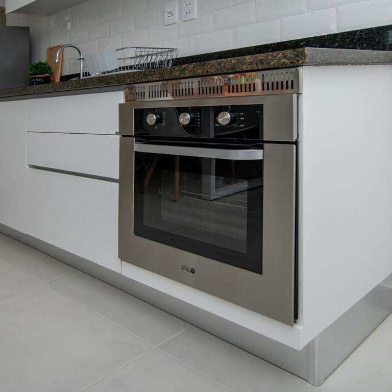 Chic Urban Flat walk to Malls with Pool and Gym - Apartamento - 16