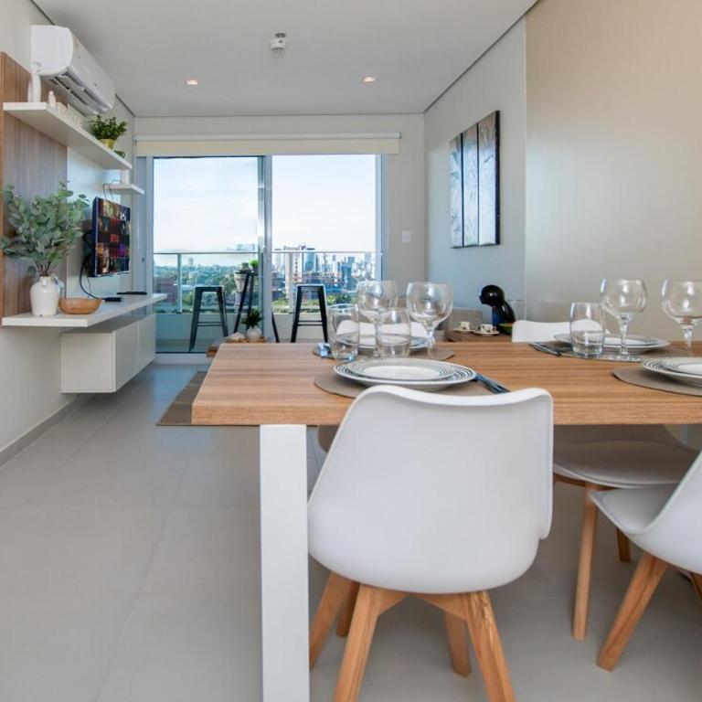 City Skyline Haven with Workspace Pool and Gym - Apartamento - 3