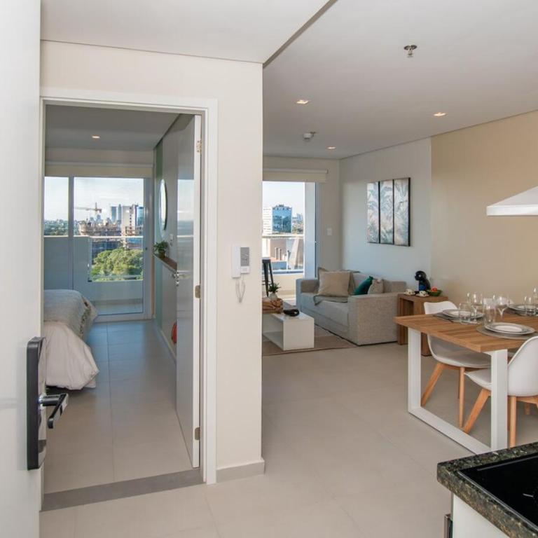 City Skyline Haven with Workspace Pool and Gym - Apartamento - 12