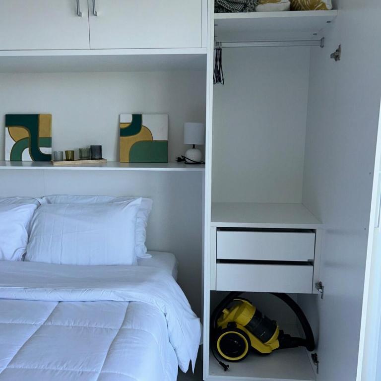 City Skyline Haven with Workspace Pool and Gym - Apartamento - 33