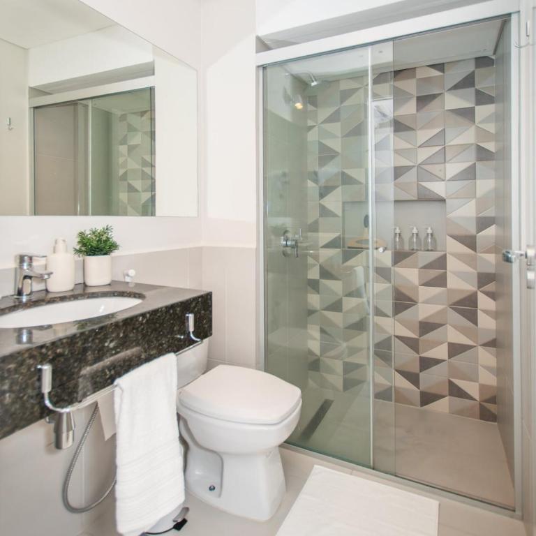 Stylish Two BR Prime Area Balcony Pool and Gym - Apartamento - 8