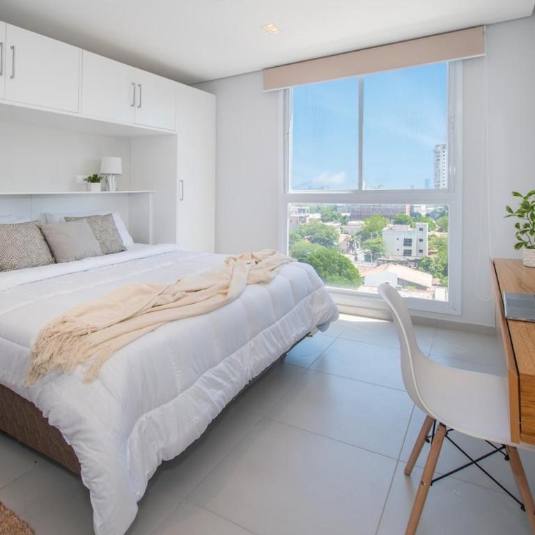Stylish Two BR Prime Area Balcony Pool and Gym - Apartamento - 6