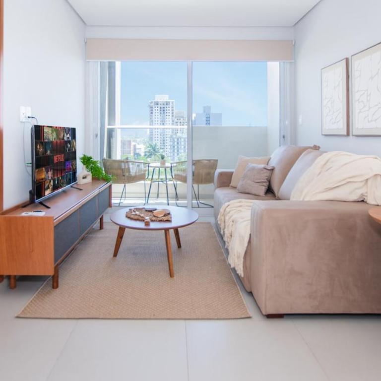 Stylish Two BR Prime Area Balcony Pool and Gym - Apartamento - 10