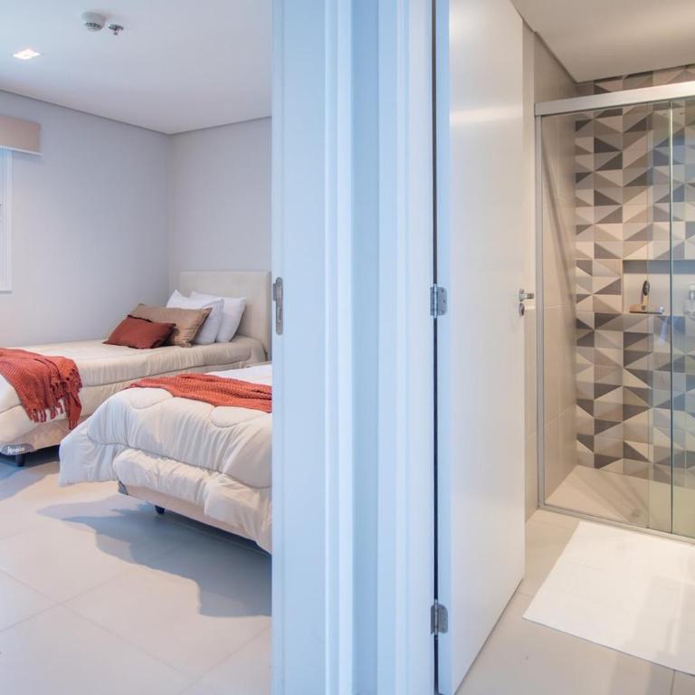 Stylish Two BR Prime Area Balcony Pool and Gym - Apartamento - 9