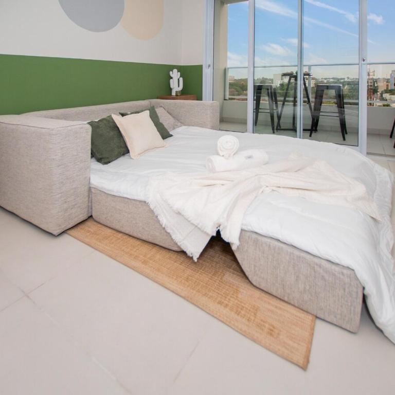 Sunny Retreat with Pool Gym and City Views - Apartamento - 31