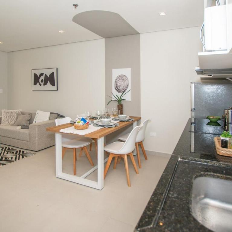 Vibrant Stay with Rooftop BBQ Pool and Near Malls - Apartamento - 12