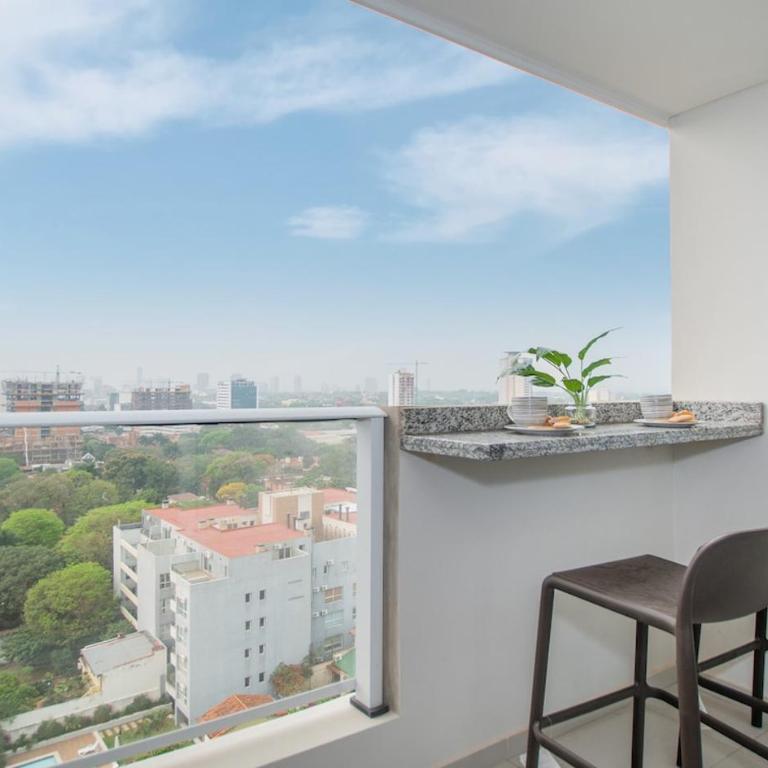 Business Apt with City Views in a Great Location - Apartamento - 5