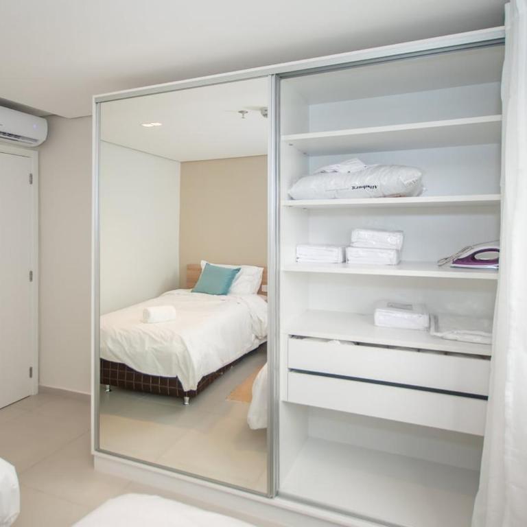 Business Apt with City Views in a Great Location - Apartamento - 17