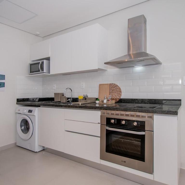 Business Apt with City Views and Great Location - Apartamento - 21