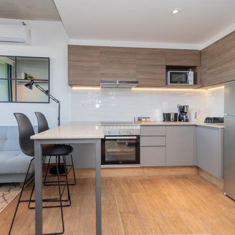 Modern Hassler Apt Great View Pool & Gym Access - Apartamento - 21