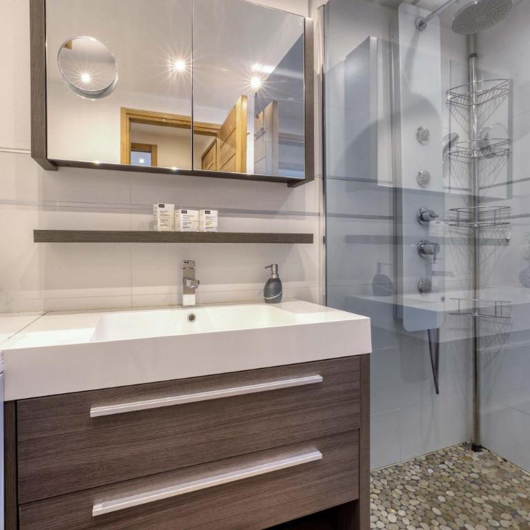 Vieux Guide by Pangea Services - Panoramic views 3mins walk to centre parking - Appartement - 11