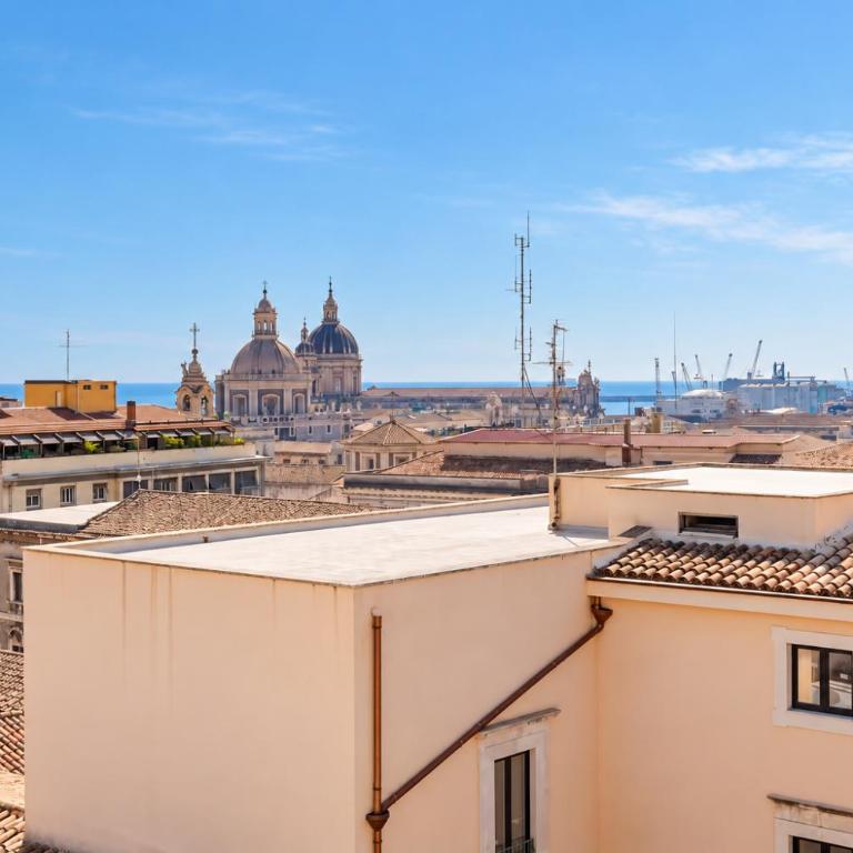 GuestHost - Lovely Flat in the Heart of Catania - One-Bedroom Apartment - 1