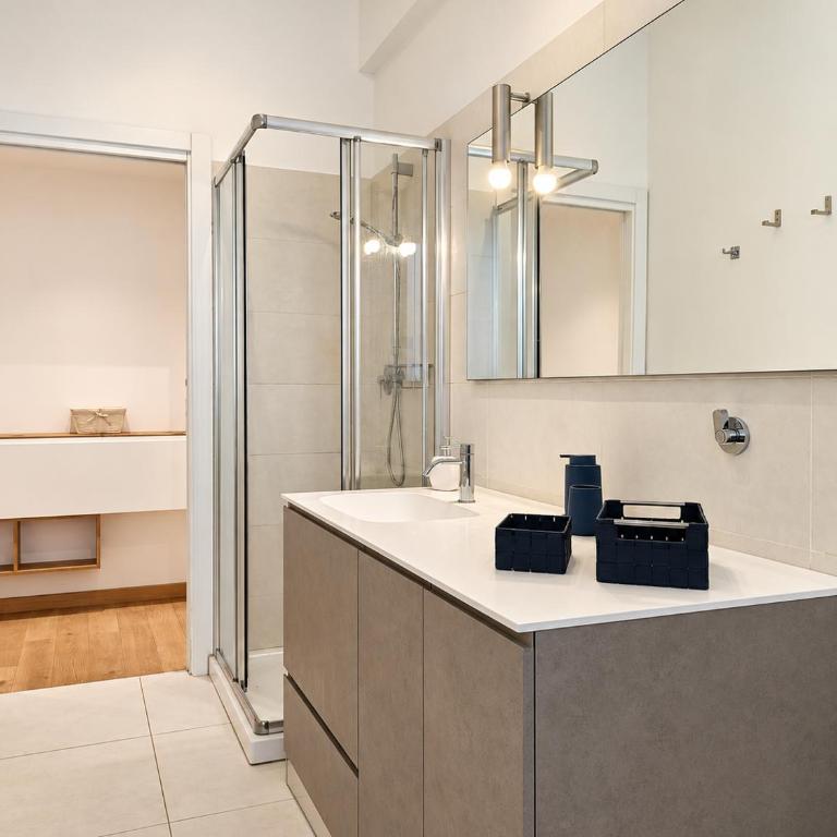 Hostdomus - City & Sea Apartment - Two-Bedroom Apartment - 17