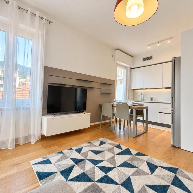 Hostdomus - City & Sea Apartment - Two-Bedroom Apartment - 1