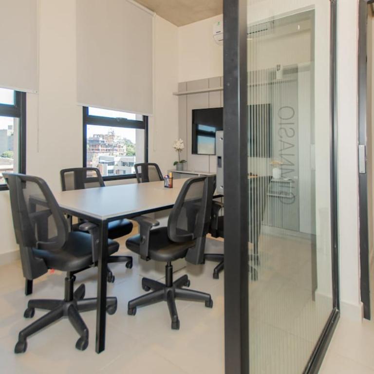 One BR with Balcony Walk to Malls Pool Gym - Apartamento - 21