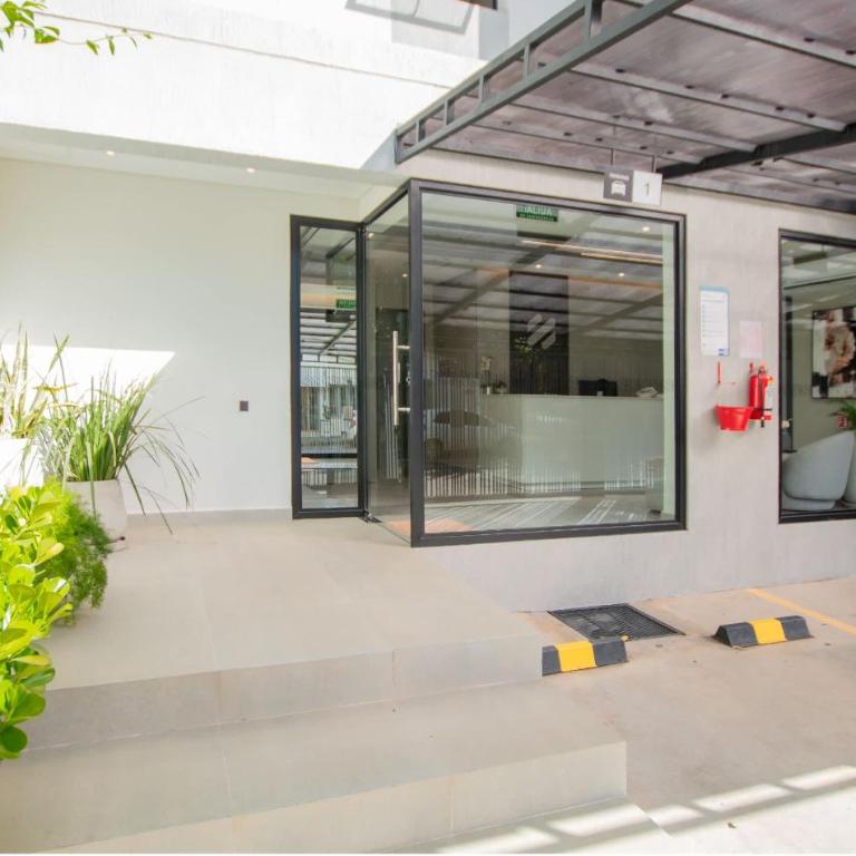 One BR with Balcony Walk to Malls Pool Gym - Apartamento - 24