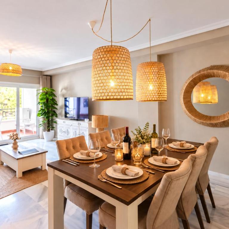 Ruim 3-slaapkamerappartement met zwembad en 2 privéparkeerplaatsen - Three-Bedroom Apartment - 1