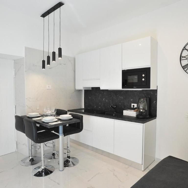 Royal Paradise Luxury Apartment - Appartamento con 1 Camera da Letto - 25