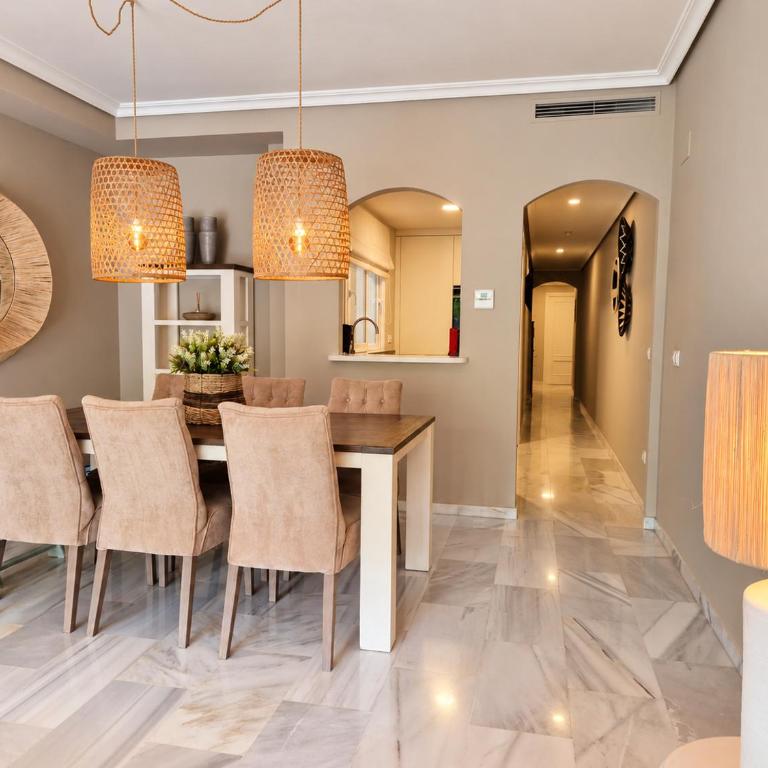 Ruim 3-slaapkamerappartement met zwembad en 2 privéparkeerplaatsen - Three-Bedroom Apartment - 8