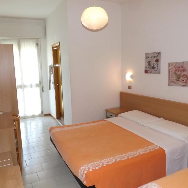 Hotel Sorriso - Camera Matrimoniale con Balcone - 5