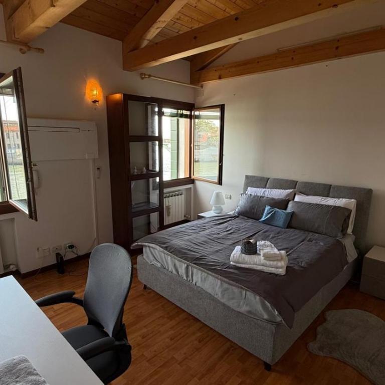 Bella Murano Rooms - Vaporetto Venier & Lagoon View - Studio Apartment with One Double Bed - 9