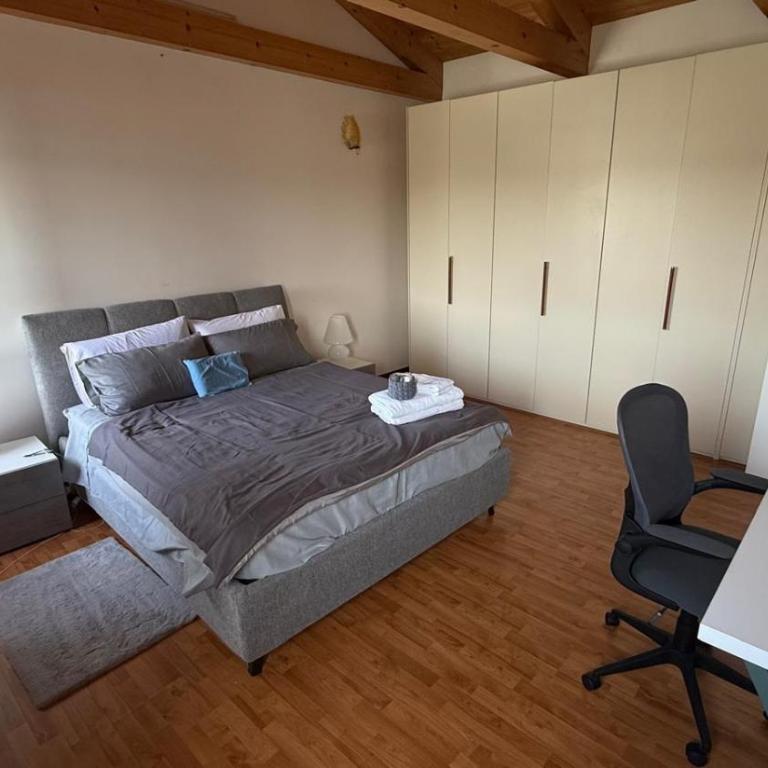 Bella Murano Rooms - Vaporetto Venier & Lagoon View - Studio Apartment with One Double Bed - 1