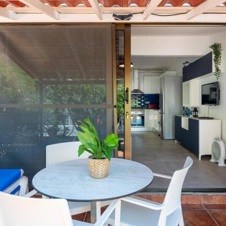 Apartamentos Romandie by Saratur - Standard Bungalow - 4