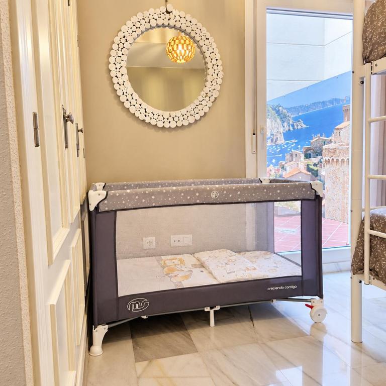 Ruim 3-slaapkamerappartement met zwembad en 2 privéparkeerplaatsen - Three-Bedroom Apartment - 12