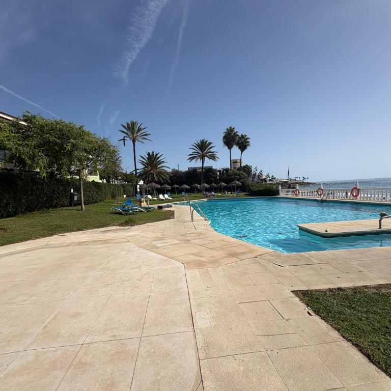 Riviera del Sol Seafront Apartment with Sea View, Terrace, Pool - Apartamento de 2 dormitorios - 20