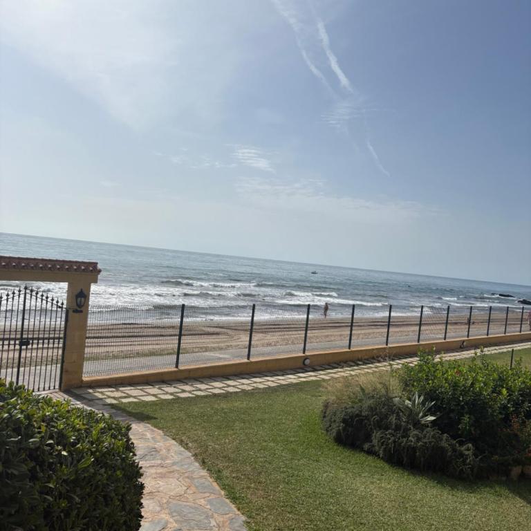 Riviera del Sol Seafront Apartment with Sea View, Terrace, Pool - Apartamento de 2 dormitorios - 22
