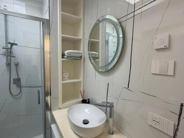 Bianca rooms - Camera Matrimoniale con Bagno Privato - 6