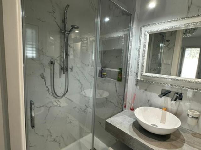 Bianca rooms - Camera Matrimoniale con Bagno Privato - 7