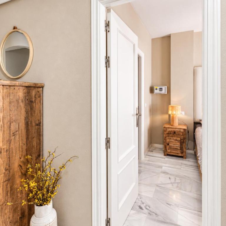 Ruim 3-slaapkamerappartement met zwembad en 2 privéparkeerplaatsen - Three-Bedroom Apartment - 17