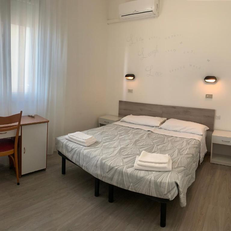 Hotel Laika - Camera Matrimoniale/Doppia con Letti Singoli - 7