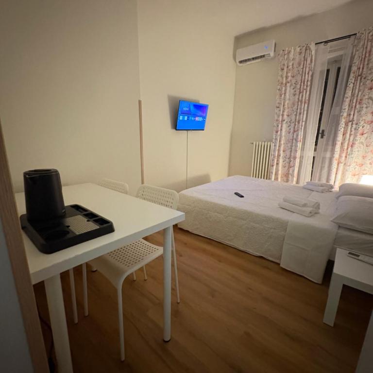 Eva Suites - Camera Matrimoniale con Bagno Privato - 12