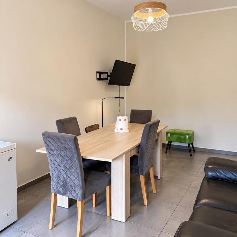 Point Center - Two-Bedroom Apartment - 6