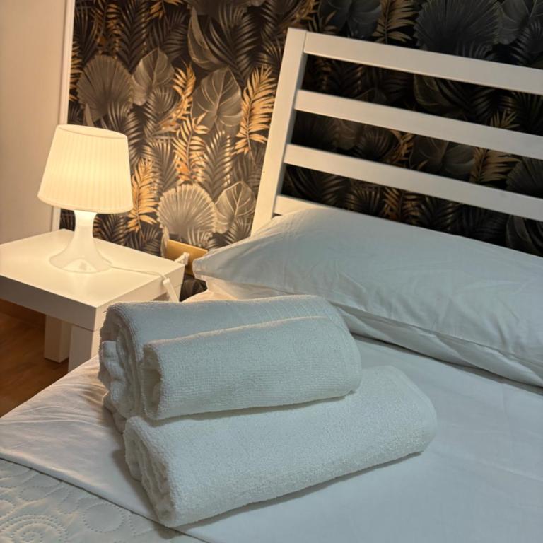 Eva Suites - Camera Tripla con Bagno Privato - 14